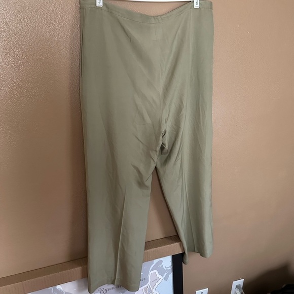GO by Go Silk Sage Trousers Size L - Picture 2 of 11
